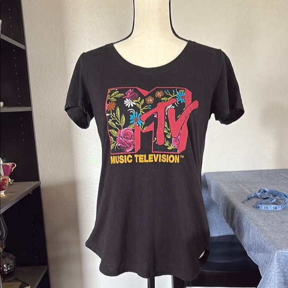 Maurice’s Women’s Size XS MTV Short Sleeved Cotton Tee - Picture 1 of 6